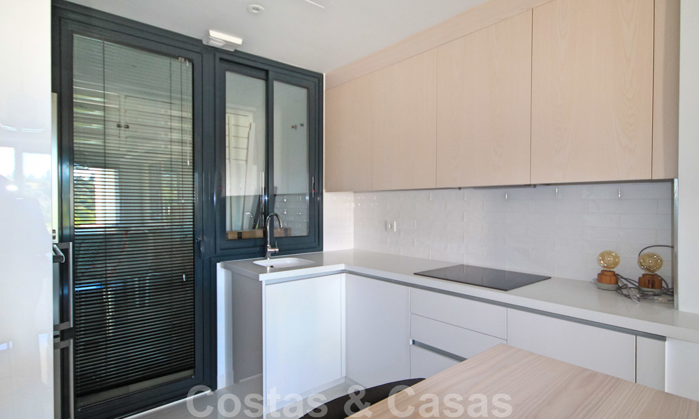 Modern apartment for sale overlooking the golf course in Benahavis - Marbella 24886