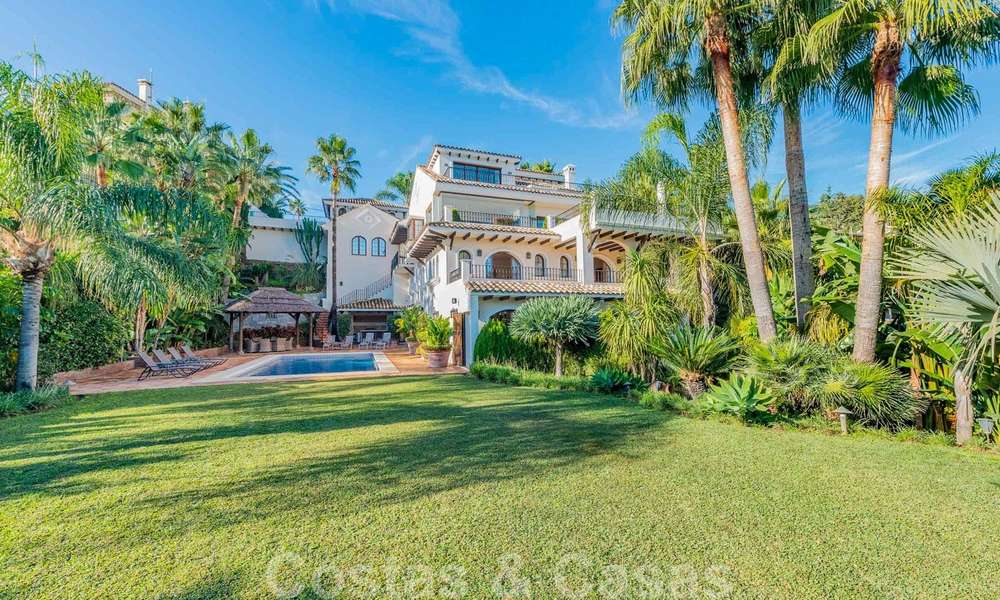 Large luxury villa for sale with stunning panoramic views over the golf valley, the mountains and the Mediterranean Sea in Nueva Andalucia, Marbella 25036