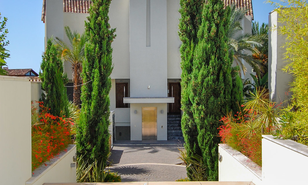 Imara in Sierra Blanca, Golden Mile, Marbella: Exclusive modern apartments for sale 25244