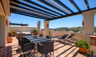 Spacious luxury apartments with a large terrace and panoramic views in a stylish complex surrounded by a golf course in Marbella - Benahavis 25169 
