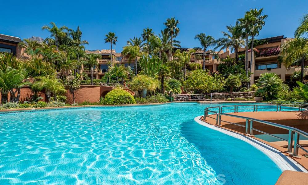 Mansion Club: Luxury apartments for sale in prestigious complex on the Golden Mile in Marbella 25248