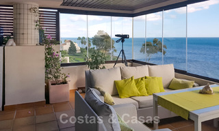 Opportunity! Modern apartment for sale on the first row of a frontline beach complex with open sea views between Marbella and Estepona 25525 