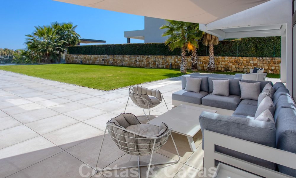 Ready to move in new modern luxury villa for sale, located directly on the golf course in Marbella - Benahavis 35401