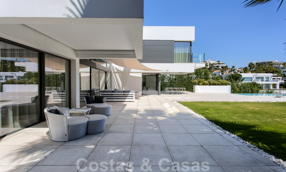 Ready to move in new modern luxury villa for sale, located directly on the golf course in Marbella - Benahavis 35402