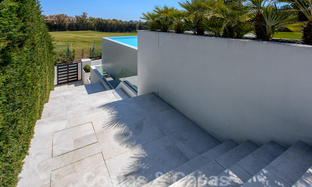 Ready to move in new modern luxury villa for sale, located directly on the golf course in Marbella - Benahavis 35404