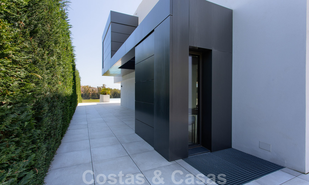 Ready to move in new modern luxury villa for sale, located directly on the golf course in Marbella - Benahavis 35406