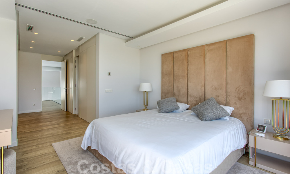 Ready to move in new modern luxury villa for sale, located directly on the golf course in Marbella - Benahavis 35412