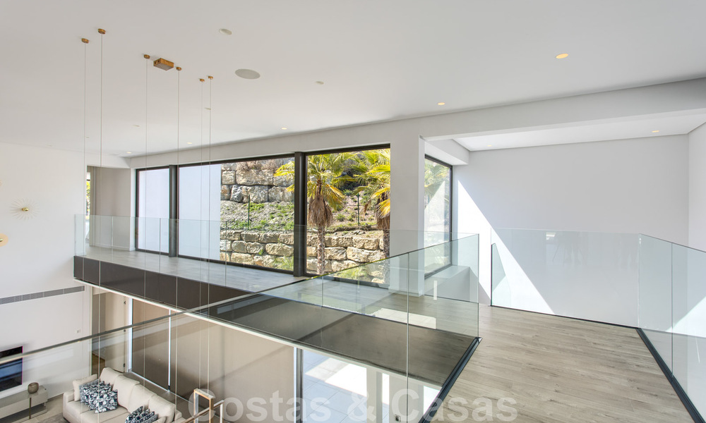 Ready to move in new modern luxury villa for sale, located directly on the golf course in Marbella - Benahavis 35418