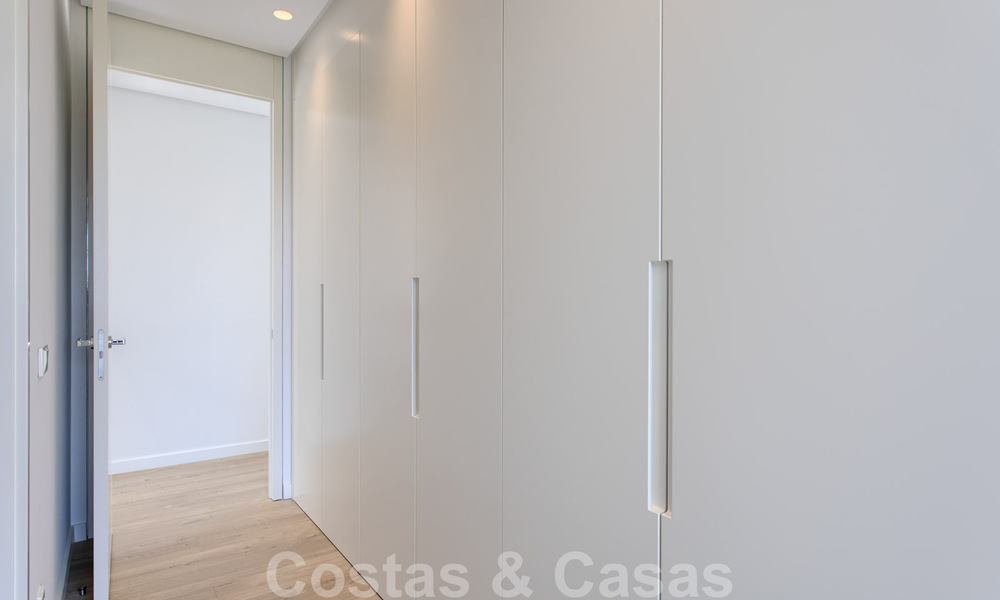 Ready to move in new modern luxury villa for sale, located directly on the golf course in Marbella - Benahavis 35424