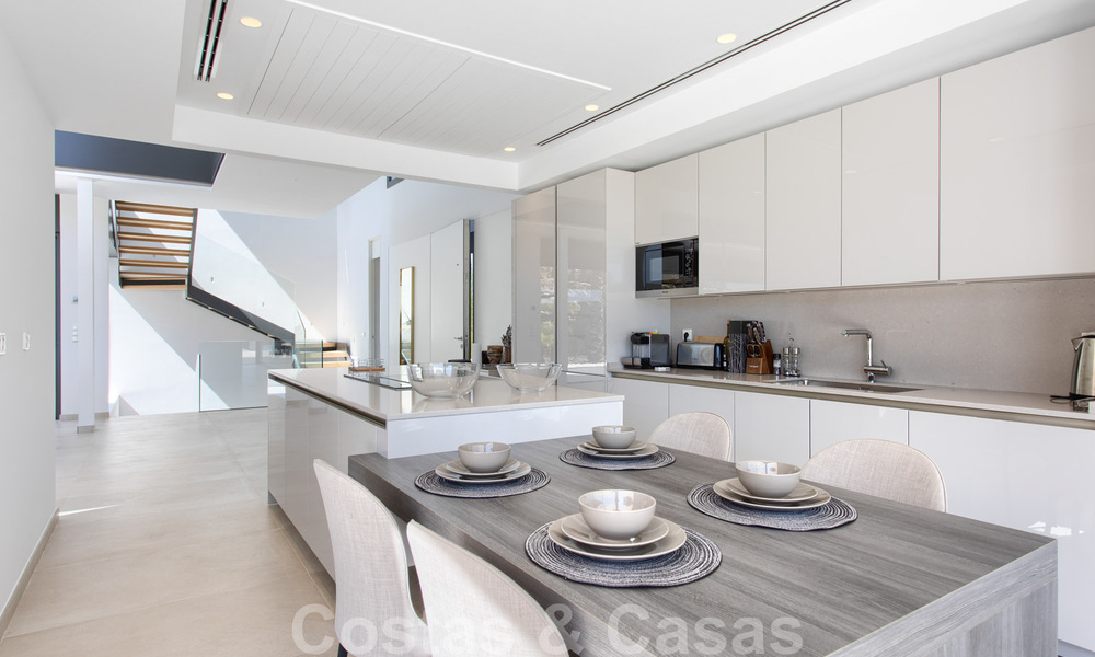 Ready to move in new modern luxury villa for sale, located directly on the golf course in Marbella - Benahavis 35444