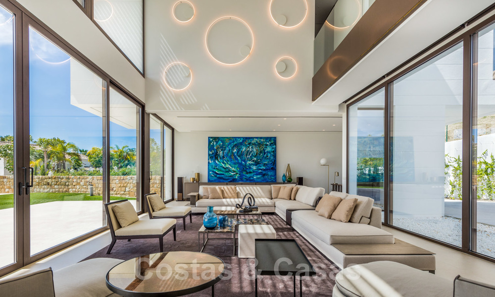 Ready to move in new, modern spacious luxury villa for sale, located directly on the golf course in Marbella - Benahavis 25940