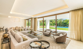 Move in ready, modern beachside villa for sale in the prestigious Guadalmina Baja in Marbella 26074 