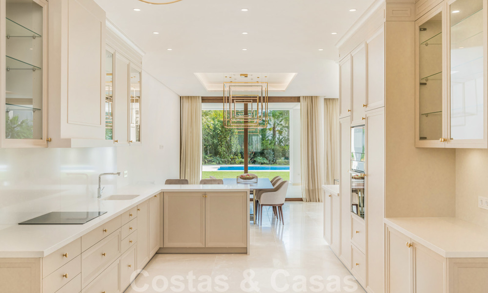 Move in ready, modern beachside villa for sale in the prestigious Guadalmina Baja in Marbella 26077