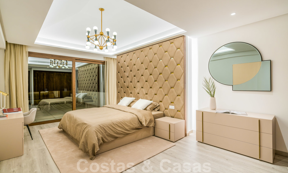 Move in ready, modern beachside villa for sale in the prestigious Guadalmina Baja in Marbella 26098