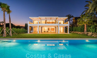 Move in ready, modern beachside villa for sale in the prestigious Guadalmina Baja in Marbella 26104 