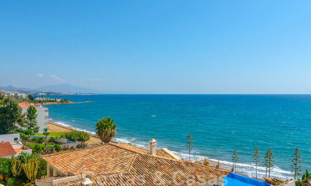Penthouse apartment for sale, first line beach with panoramic sea view in Estepona 26176