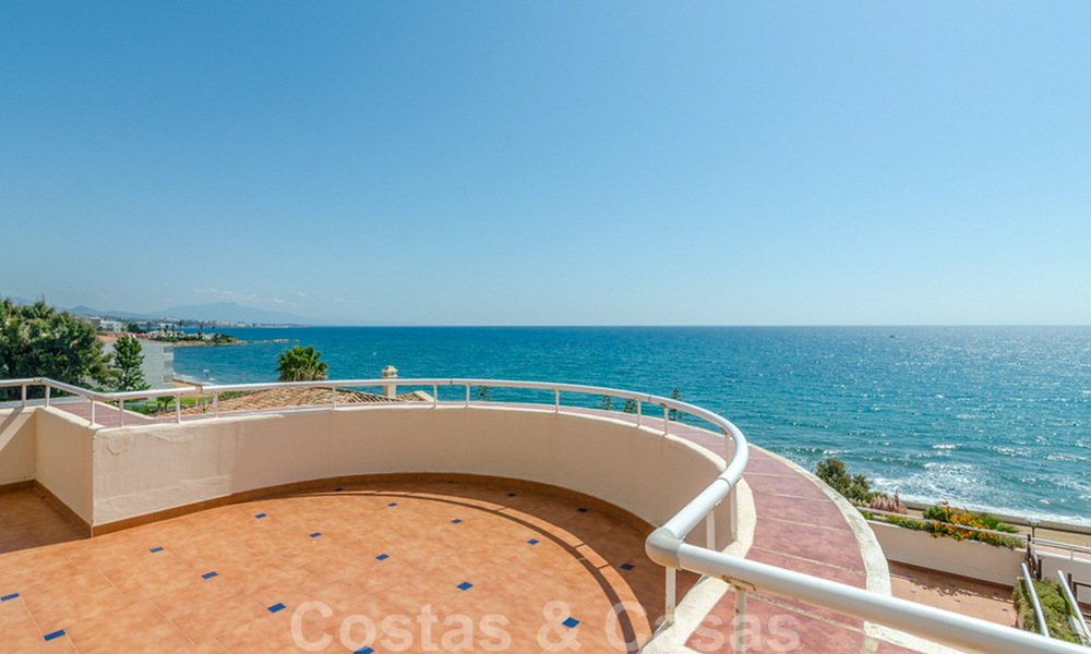 Penthouse apartment for sale, first line beach with panoramic sea view in Estepona 26177