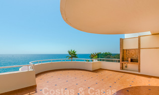 Penthouse apartment for sale, first line beach with panoramic sea view in Estepona 26188 