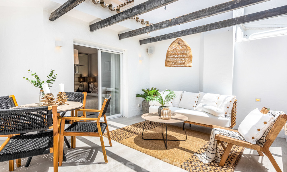 Completely renovated top floor apartment for sale within walking distance to local amenities, beach and Puerto Banus in Nueva Andalucia, Marbella 26297