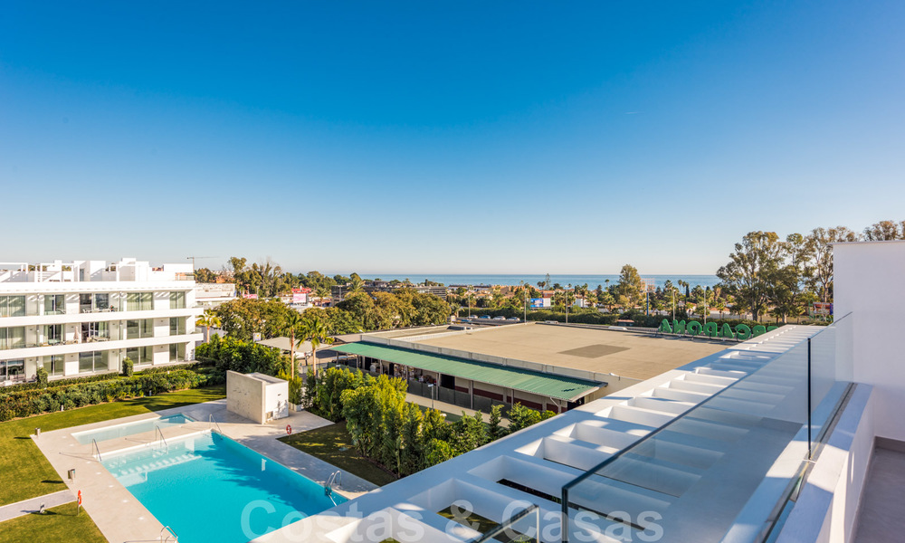Modern penthouse apartment for sale on the New Golden Mile, between Marbella and Estepona, within walking distance to supermarkets and the beach 26364