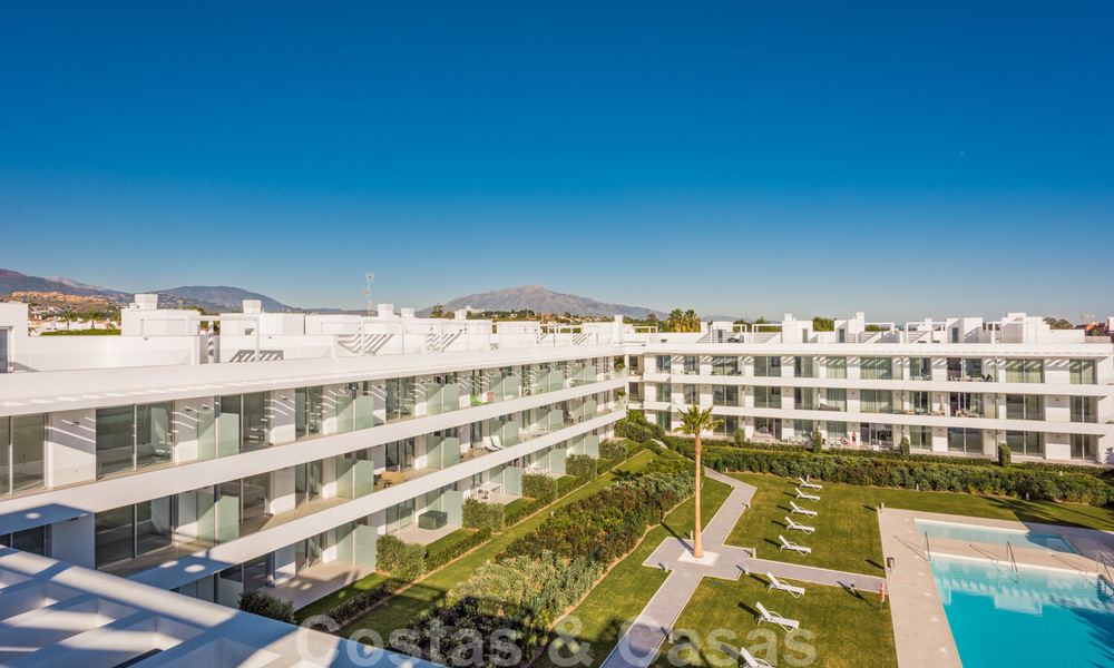 Modern penthouse apartment for sale on the New Golden Mile, between Marbella and Estepona, within walking distance to supermarkets and the beach 26370