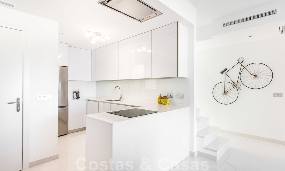 Modern penthouse apartment for sale on the New Golden Mile, between Marbella and Estepona, within walking distance to supermarkets and the beach 26373