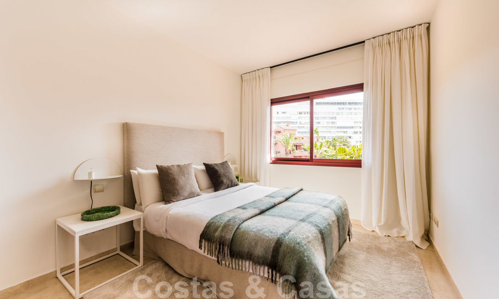 Renovated spacious penthouse apartment for sale with 4 bedrooms in a beach complex in eastern Marbella 26396