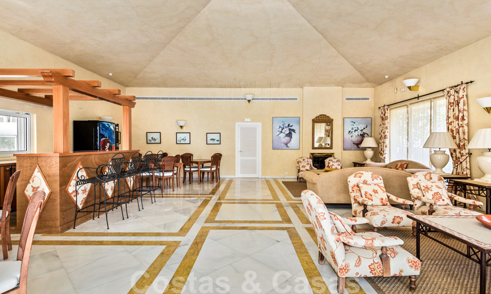 Renovated luxury apartment for sale, first line golf Las Brisas in Nueva Andalucia, Marbella 26564