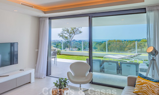 Greatly reduced in price. Spacious modern luxury apartment for sale with sea views and ready to move in, Nueva Andalucia, Marbella 26897 