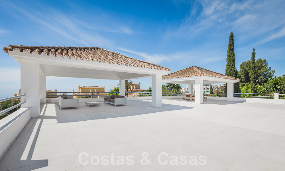 Renovated luxury villa for sale in a modern Mediterranean style in the exclusive Cascada de Camojan on the Golden Mile in Marbella 27041