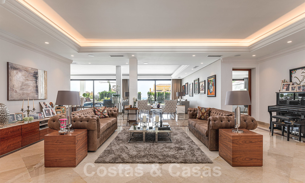 Renovated luxury villa for sale in a modern Mediterranean style in the exclusive Cascada de Camojan on the Golden Mile in Marbella 27051