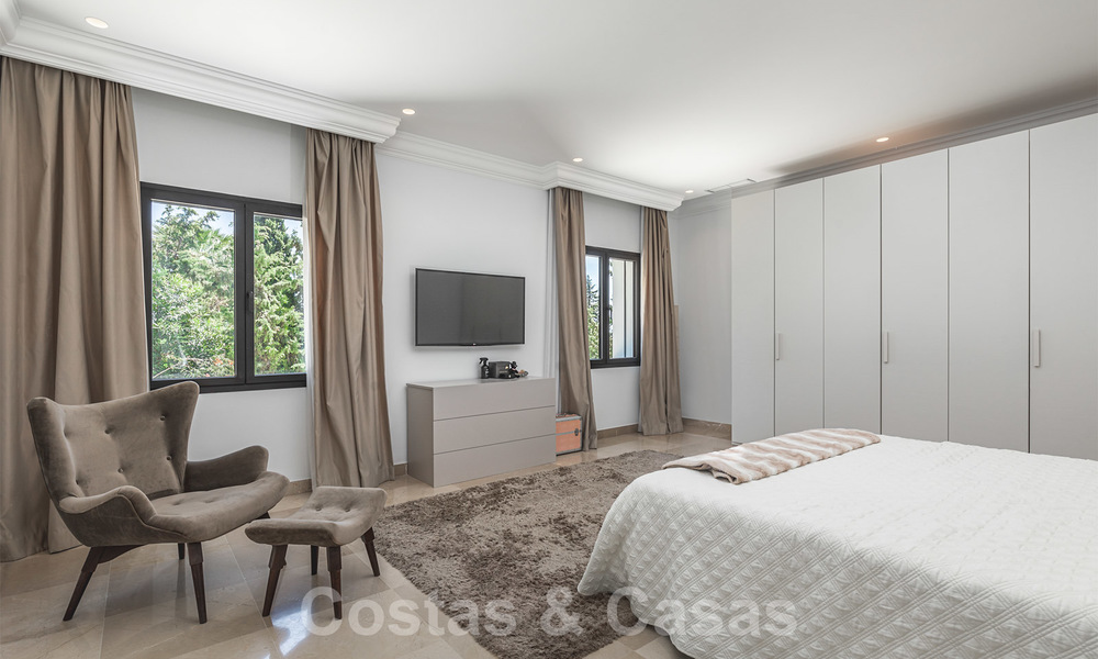Renovated luxury villa for sale in a modern Mediterranean style in the exclusive Cascada de Camojan on the Golden Mile in Marbella 27056