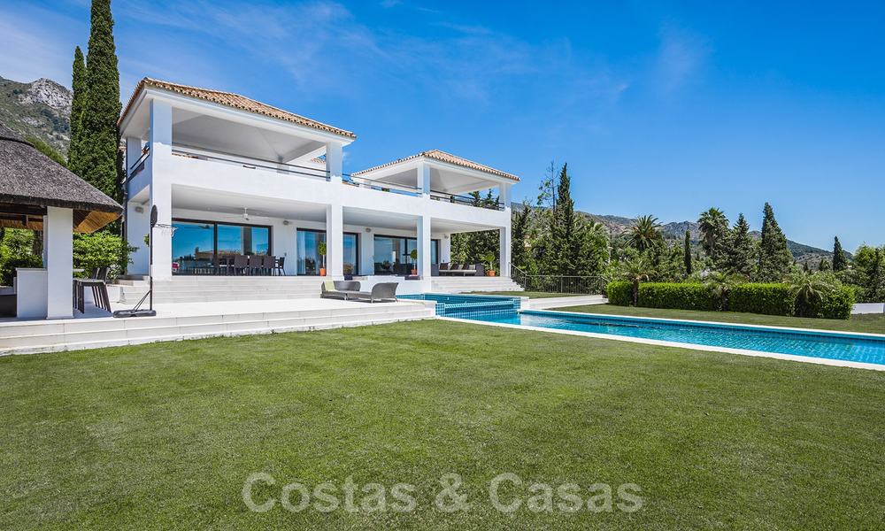 Renovated luxury villa for sale in a modern Mediterranean style in the exclusive Cascada de Camojan on the Golden Mile in Marbella 27063