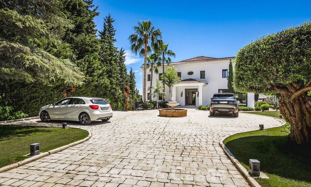 Renovated luxury villa for sale in a modern Mediterranean style in the exclusive Cascada de Camojan on the Golden Mile in Marbella 27068