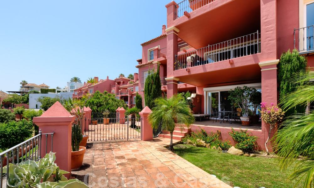 Spacious apartment with a large terrace and private garden with panoramic views of the coast and the sea in Benahavis - Marbella 27119