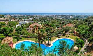 Spacious apartment with a large terrace and private garden with panoramic views of the coast and the sea in Benahavis - Marbella 27126 