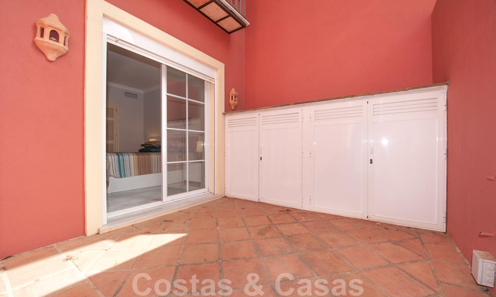 Ready to move into, spacious apartment with panoramic views of the coast and the Mediterranean Sea in Benahavis - Marbella 27344