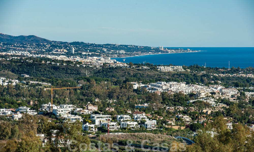 Ready to move into, spacious apartment with panoramic views of the coast and the Mediterranean Sea in Benahavis - Marbella 31022