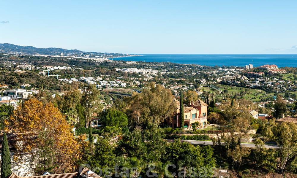 Ready to move into, spacious apartment with panoramic views of the coast and the Mediterranean Sea in Benahavis - Marbella 31025