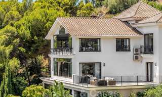 Renovated classic Mediterranean villa for sale with stunning sea views in a green area adjacent to the centre of Marbella 27182 