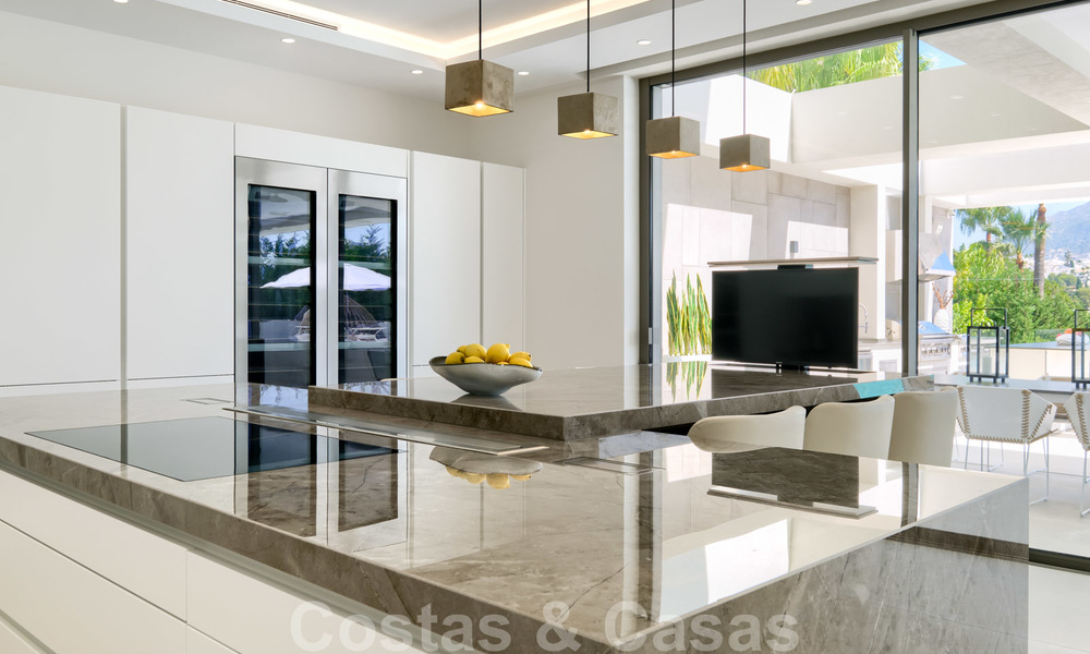 Exclusive new modern villa for sale, directly on the Las Brisas golf course in the Golf Valley of Nueva Andalucia, Marbella 27456