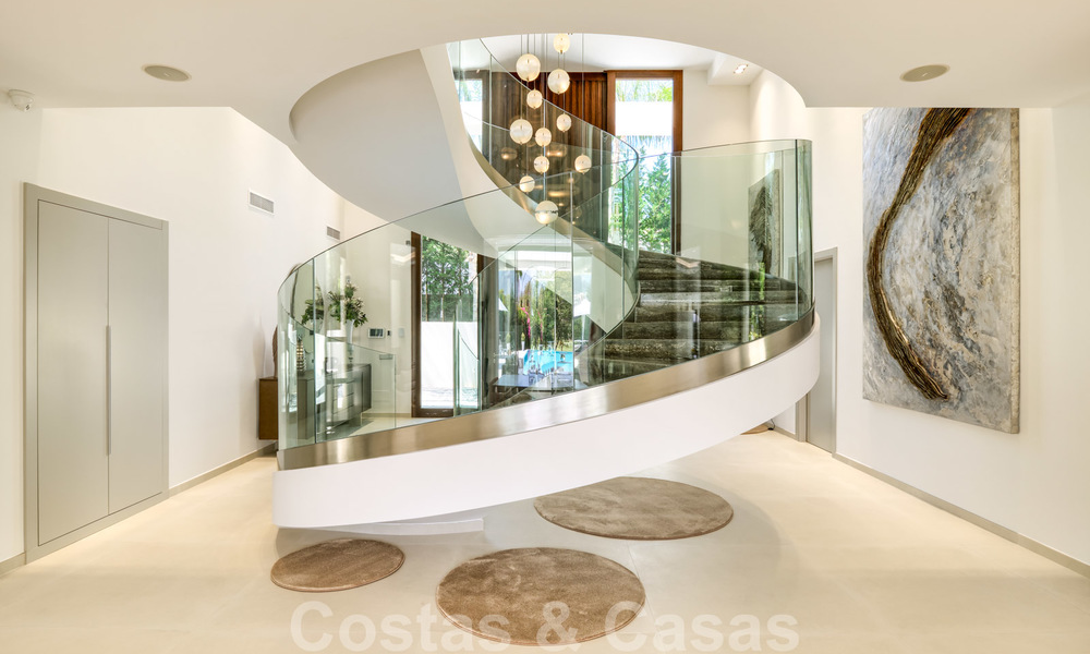 Exclusive new modern villa for sale, directly on the Las Brisas golf course in the Golf Valley of Nueva Andalucia, Marbella 27459