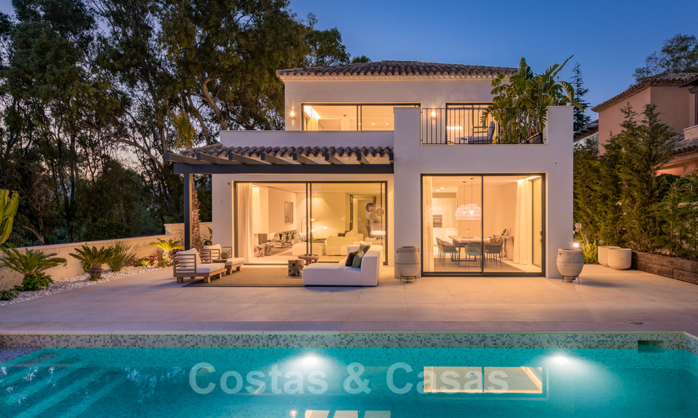 Ready to move in contemporary Mediterranean villa with sea views for sale at a short walking distance to the beach and all amenities, beach side Elviria in Marbella 27536