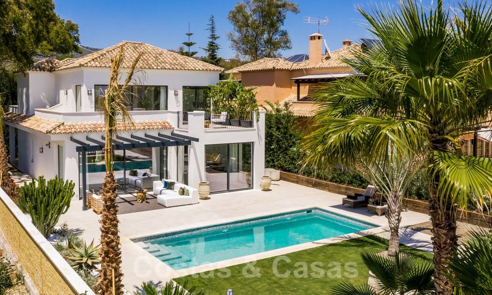 Ready to move in contemporary Mediterranean villa with sea views for sale at a short walking distance to the beach and all amenities, beach side Elviria in Marbella 27544