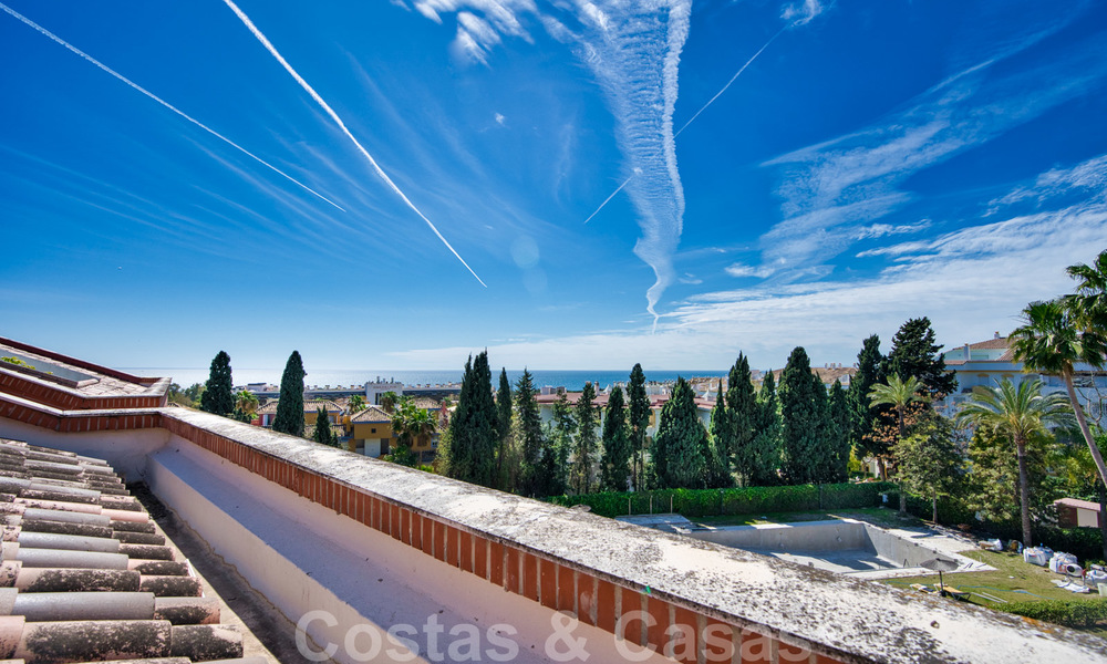 5-bedroom penthouse apartment for sale on the Golden Mile, short stroll to the beach and Marbella town 27651