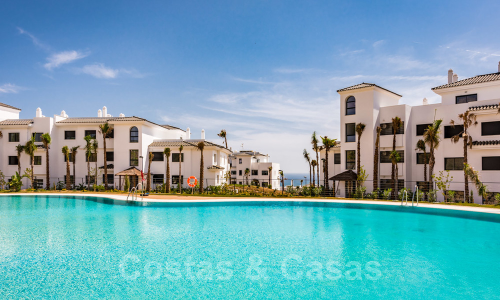 New modern apartments with panoramic mountain- and sea views for sale in the hills of Estepona, close to town 27747