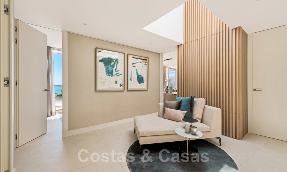 Spectacular modern luxury beachfront penthouses for sale in Estepona, Costa del Sol. Ready to move in. Promotion! 27773