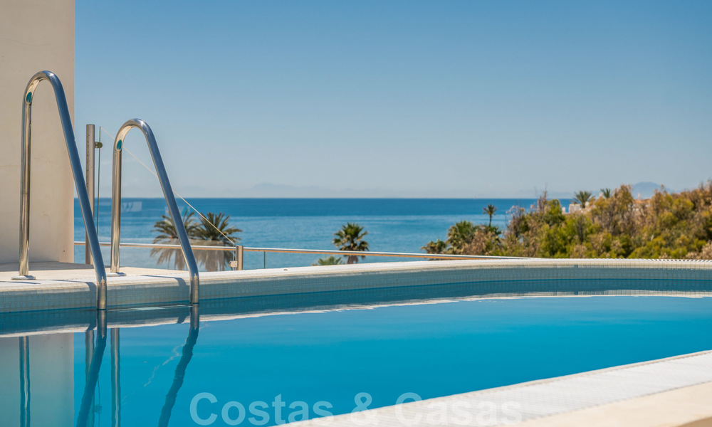 Spectacular modern luxury beachfront penthouses for sale in Estepona, Costa del Sol. Ready to move in. Promotion! 27788