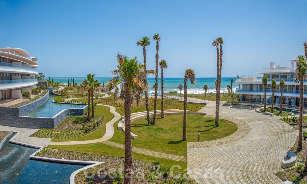 Spectacular modern luxury frontline beach apartments for sale in Estepona, Costa del Sol. Ready to move in. 27827