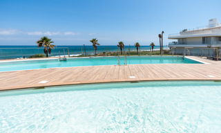 Spectacular modern luxury frontline beach apartments for sale in Estepona, Costa del Sol. Ready to move in. 27834 